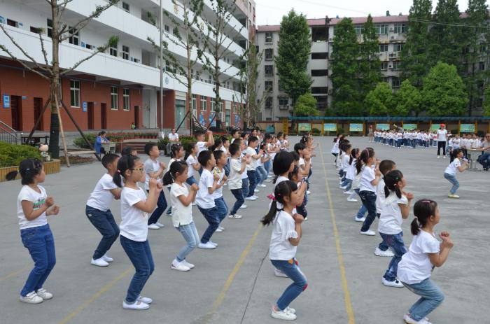 小学二年级体育教案下载_一二年级体育下册教案_小学一二年级体育教案