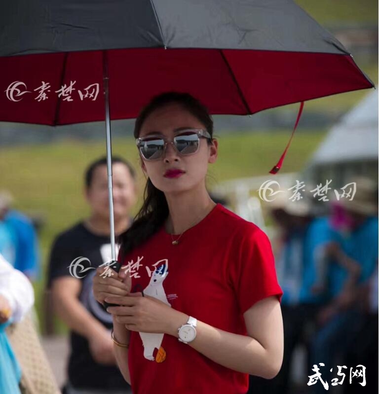 武当云-高颜值明星美女湿身助阵《魅力中国城-社会-爱十堰